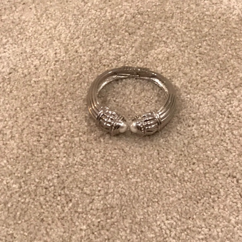 Cute pearl bracelet